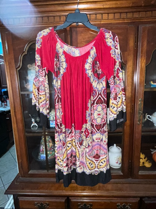 Dresses & Skirts - Women’s Medium Red Paisley Boho Tunic Dress 3/4 Sleeve Scoop Neck Stretchy Hem